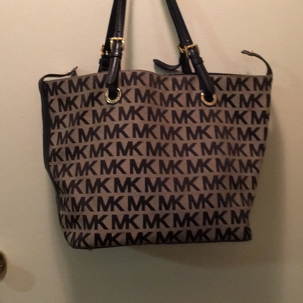 Micheal lore pocketbook